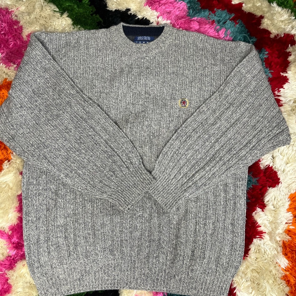 Tommy Hilfiger sweater. Men’s L.